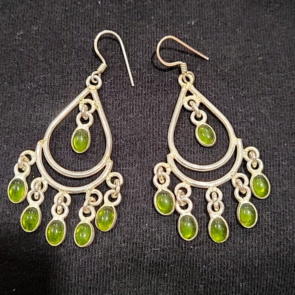 Handcrafted... 2 pair of silver earrings